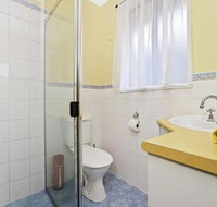 Lakeside Encounter Bay - ACT Tourism