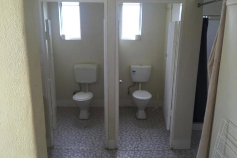 Accommodation At Isa - ACT Tourism 3