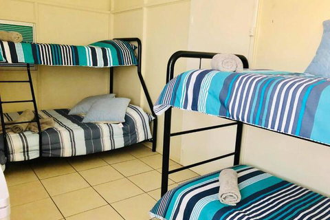 Accommodation At Isa - ACT Tourism 6