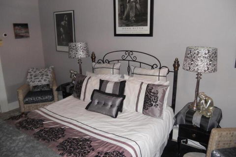 Montrose House - ACT Tourism 7