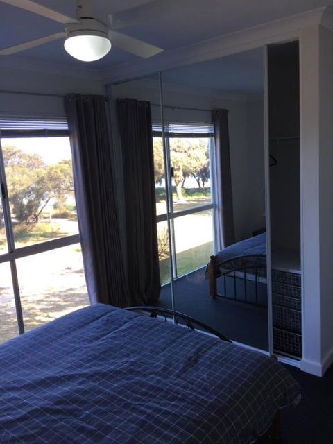Falcon Bay 4x4 Townhouse - ACT Tourism 4