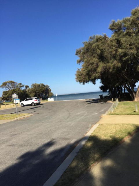 Falcon Bay 4x4 Townhouse - ACT Tourism 5