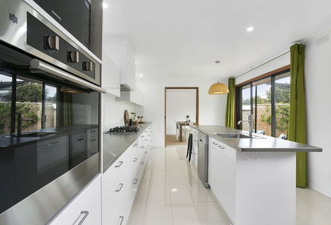 Fairhills - Beautifully Styled - ACT Tourism 1