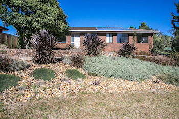 Fairhills - Beautifully Styled - ACT Tourism 0
