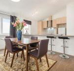 Blue Rosella on Piper - ACT Tourism