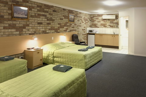 D'Aguilar Hotel Motel - ACT Tourism 3
