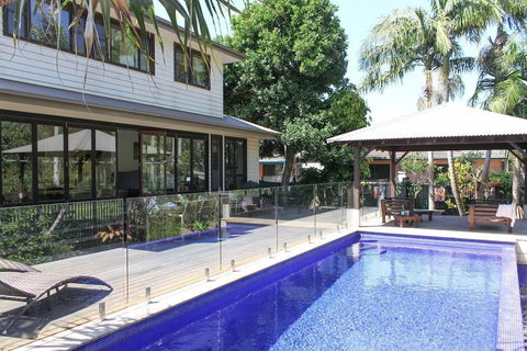 Away On Shirley Lane - ACT Tourism 5