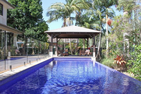 Away On Shirley Lane - ACT Tourism 6