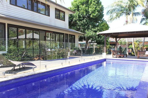 Away On Shirley Lane - ACT Tourism 4