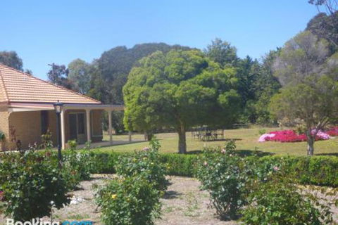 Fairways Bed & Breakfast At Jerilderie - ACT Tourism 3