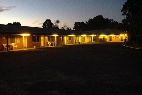 Altona Motel - ACT Tourism 1