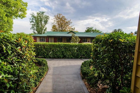 The Grapevine Motel - ACT Tourism 0