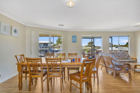 Green Reef Beach House - ACT Tourism 5