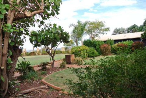 Samson Beach Chalets - ACT Tourism 3