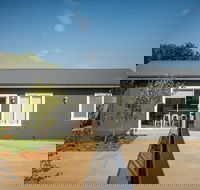 Kirsten Accommodation Parkes - ACT Tourism