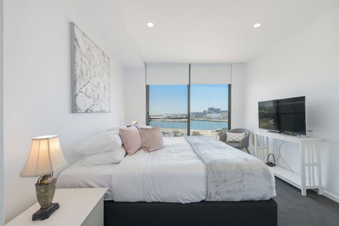 Astra Apartments Newcastle West - ACT Tourism 2