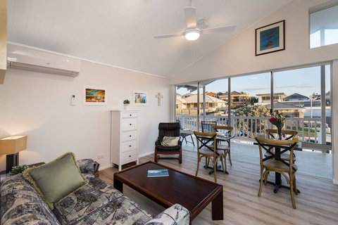 North Beach Bed And Breakfast - ACT Tourism 1