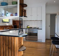 Main Retreat  Cottage - ACT Tourism