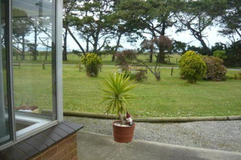 Yanakie Holiday House - ACT Tourism 0