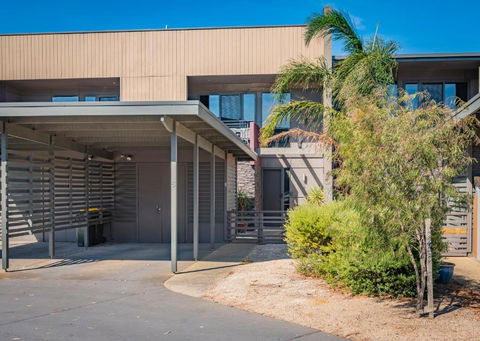 Five Shell - ACT Tourism 5