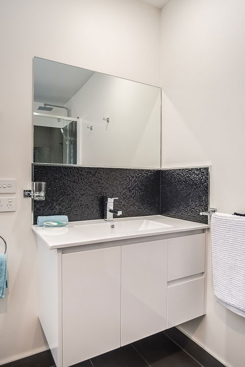 Apartments On Fraser Bicheno - ACT Tourism 4