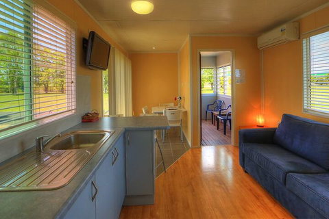 August Moon Caravan Park - ACT Tourism 6