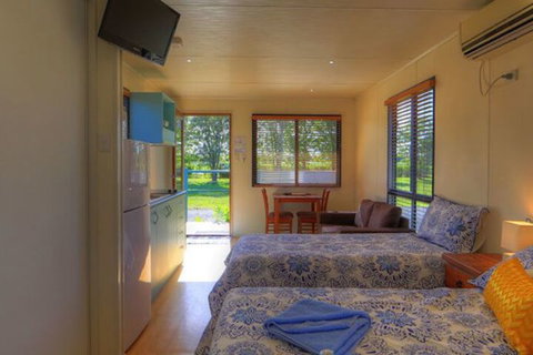 August Moon Caravan Park - ACT Tourism 5