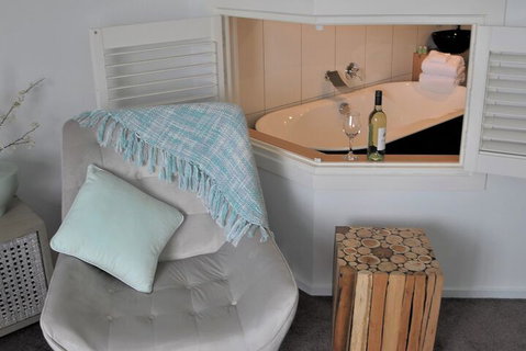 Ulverstone River Edge Apartments - ACT Tourism 4
