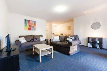 DAWN, 2BDR Carlton Apartment - ACT Tourism 0