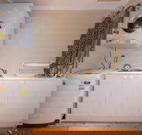 Lovely 5BR house walk to train and shops - ACT Tourism