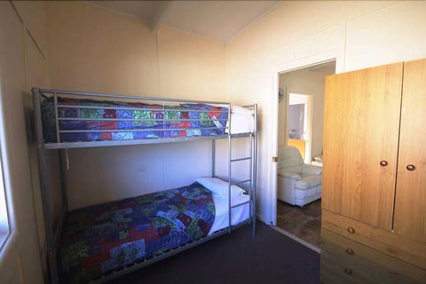 Amaroo Resort - ACT Tourism 7