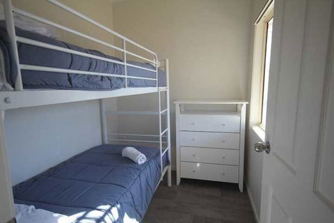 Amaroo Resort - ACT Tourism 1