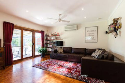 KELLY, 3BDR Northcote House - ACT Tourism 0