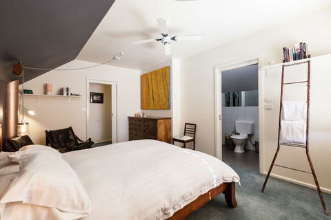 KELLY, 3BDR Northcote House - ACT Tourism 6
