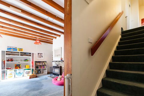 KELLY, 3BDR Northcote House - ACT Tourism 7