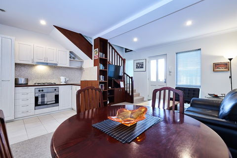 Fremantle Townhouse Unit 4 - ACT Tourism 3