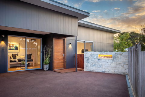 Yallingup Beach Home - ACT Tourism 0