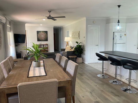 Valley View Townhouse - On The RAIL TRAIL - ACT Tourism 5