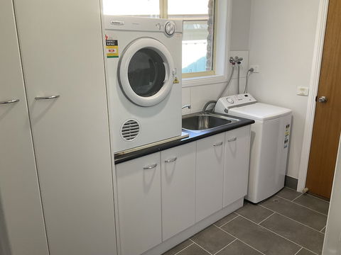 Valley View Townhouse - On The RAIL TRAIL - ACT Tourism 3