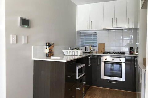 Apartment In Queens Park - ACT Tourism 6