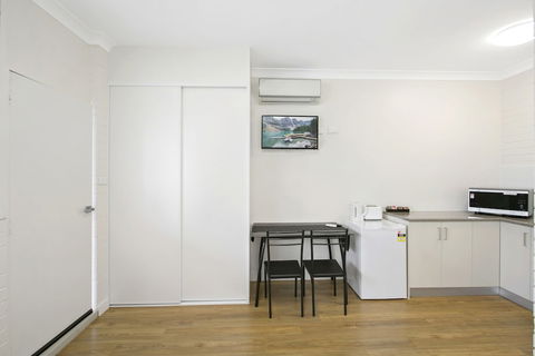 Australian Community Villages - ACT Tourism 2