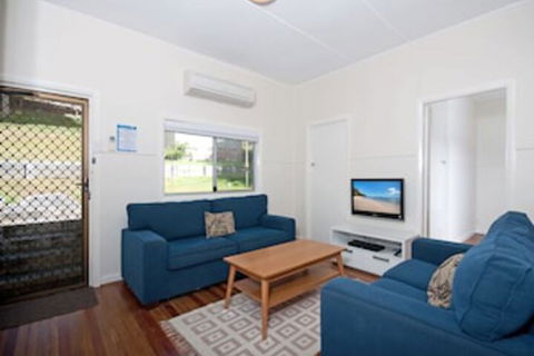 Frangipani, 4 Gloucester Street - ACT Tourism 0