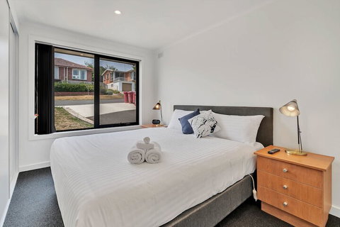 Youngtown Executive Apartments - ACT Tourism 4