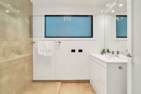 Youngtown Executive Apartments - ACT Tourism 5