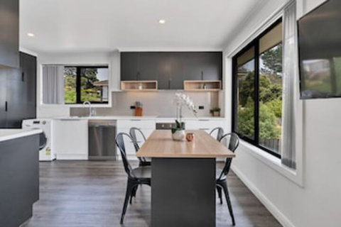 Youngtown Executive Apartments - ACT Tourism 0