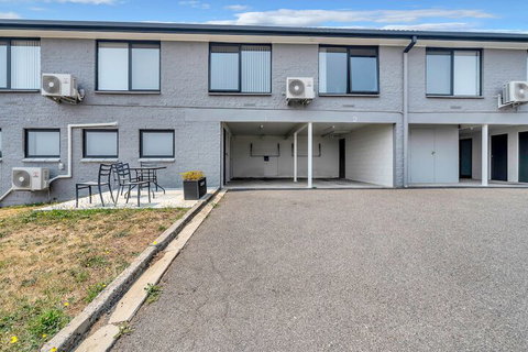 Youngtown Executive Apartments - ACT Tourism 3