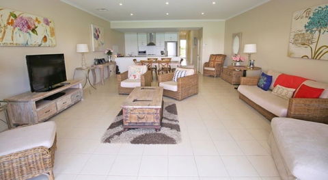 Wallaroo Marina Apartments - ACT Tourism 1