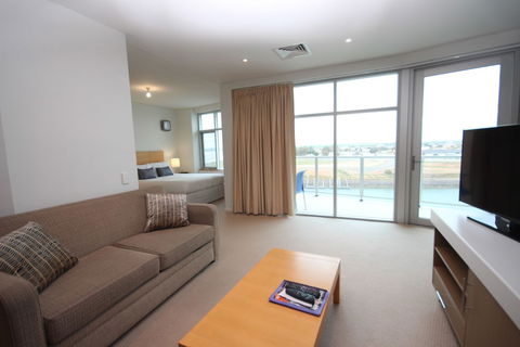 Wallaroo Marina Apartments - ACT Tourism 2