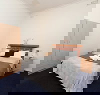 Riverina Hotel - ACT Tourism