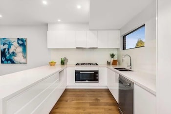 Glen Manor 3 - ACT Tourism 0